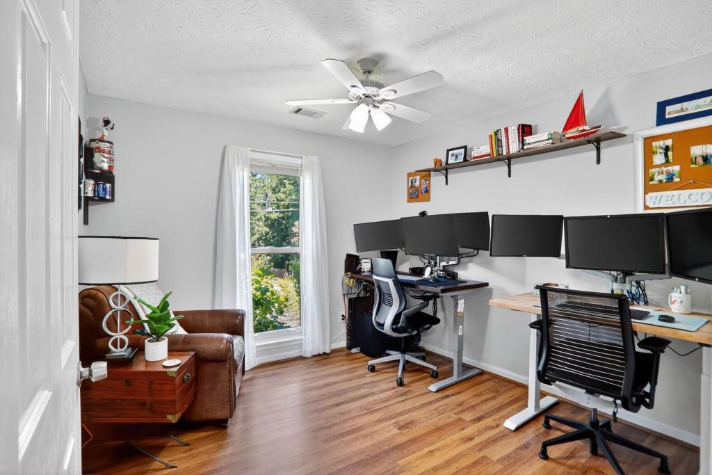 2555 Lakeview Trail