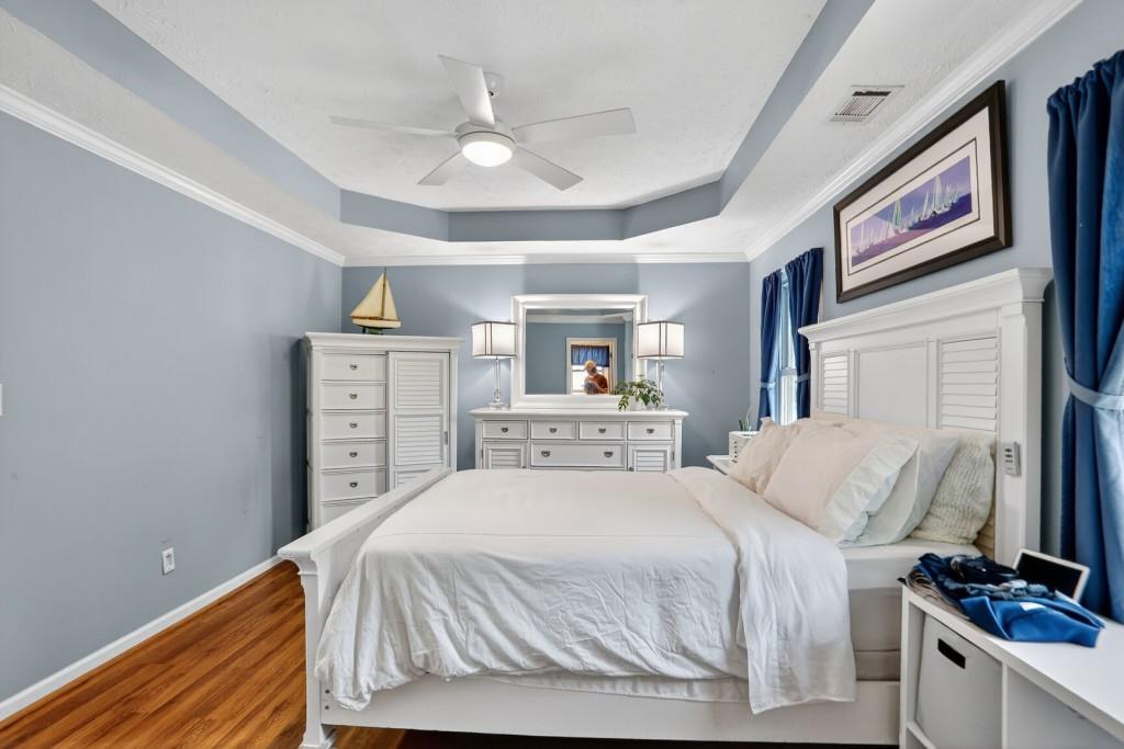 2555 Lakeview Trail