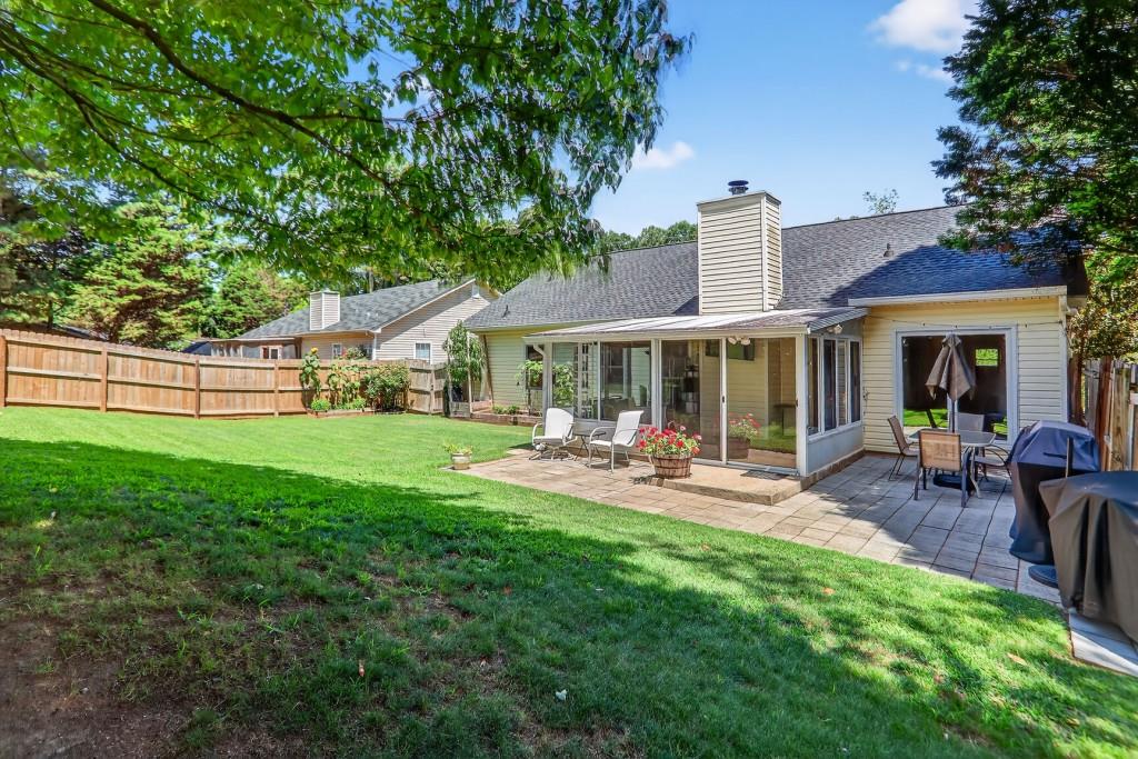 2555 Lakeview Trail