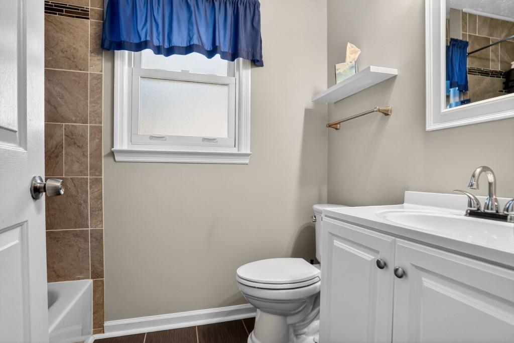 2555 Lakeview Trail