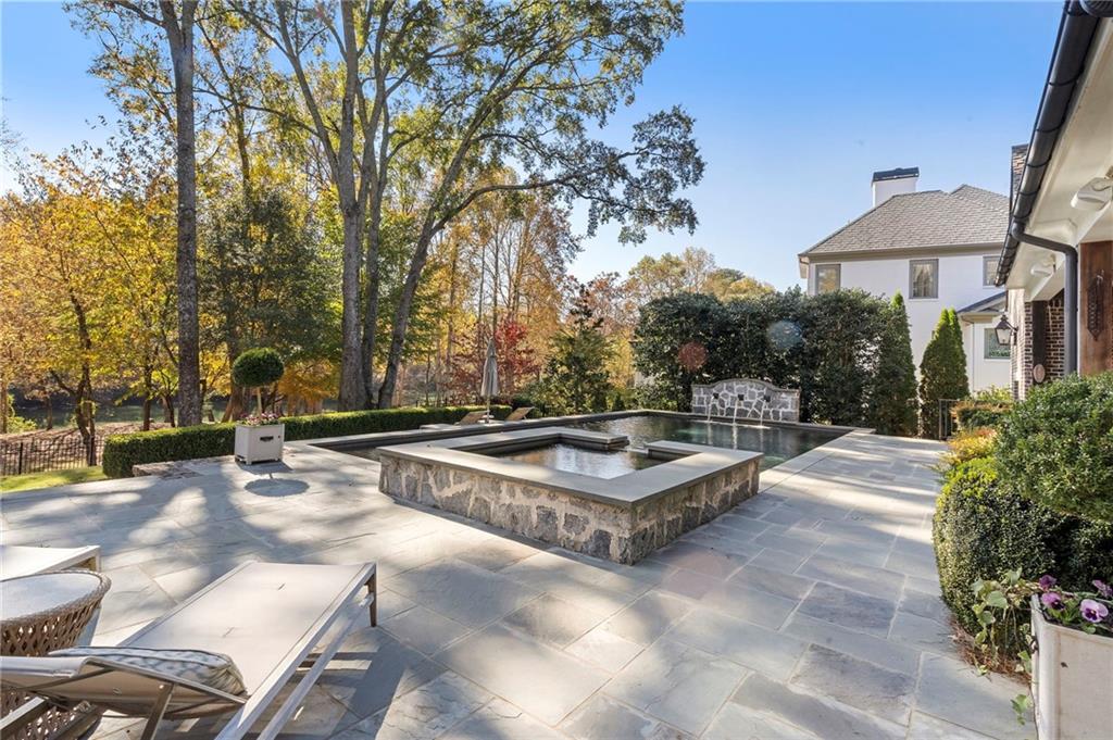 885 Vista Bluff Drive