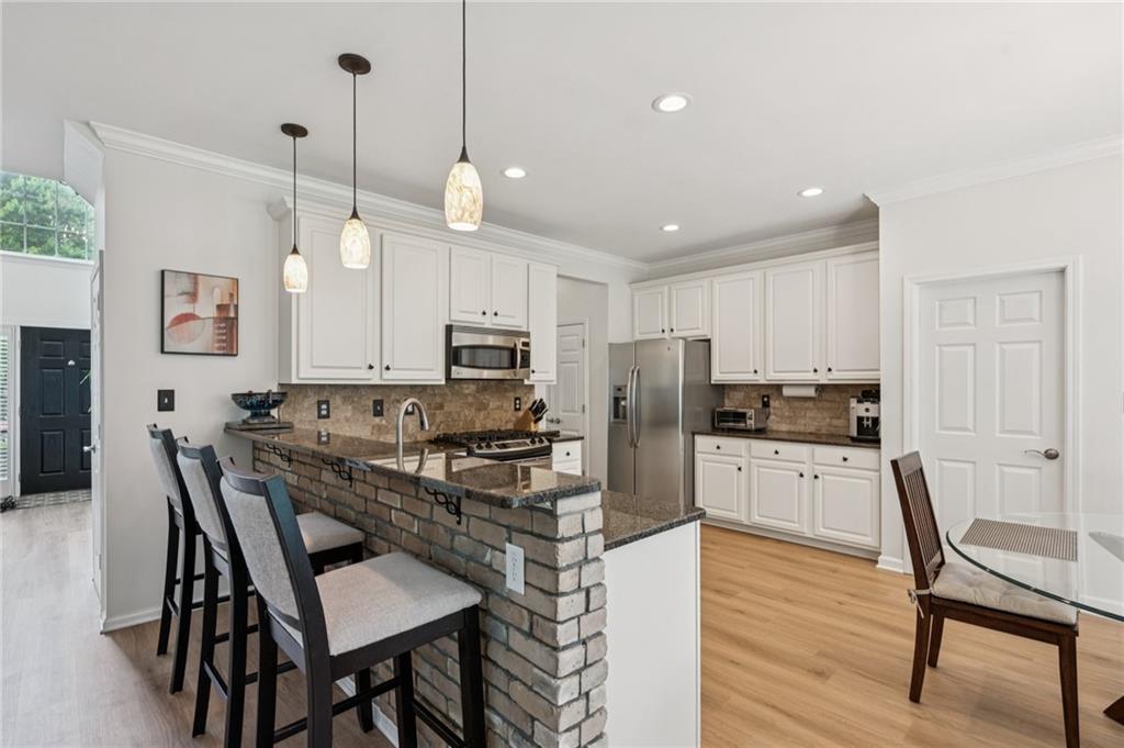 150 COBBLESTONE WAY