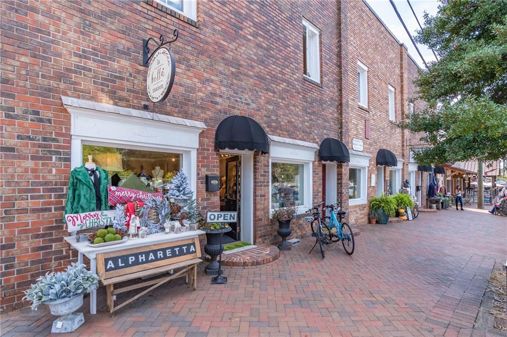150 COBBLESTONE WAY