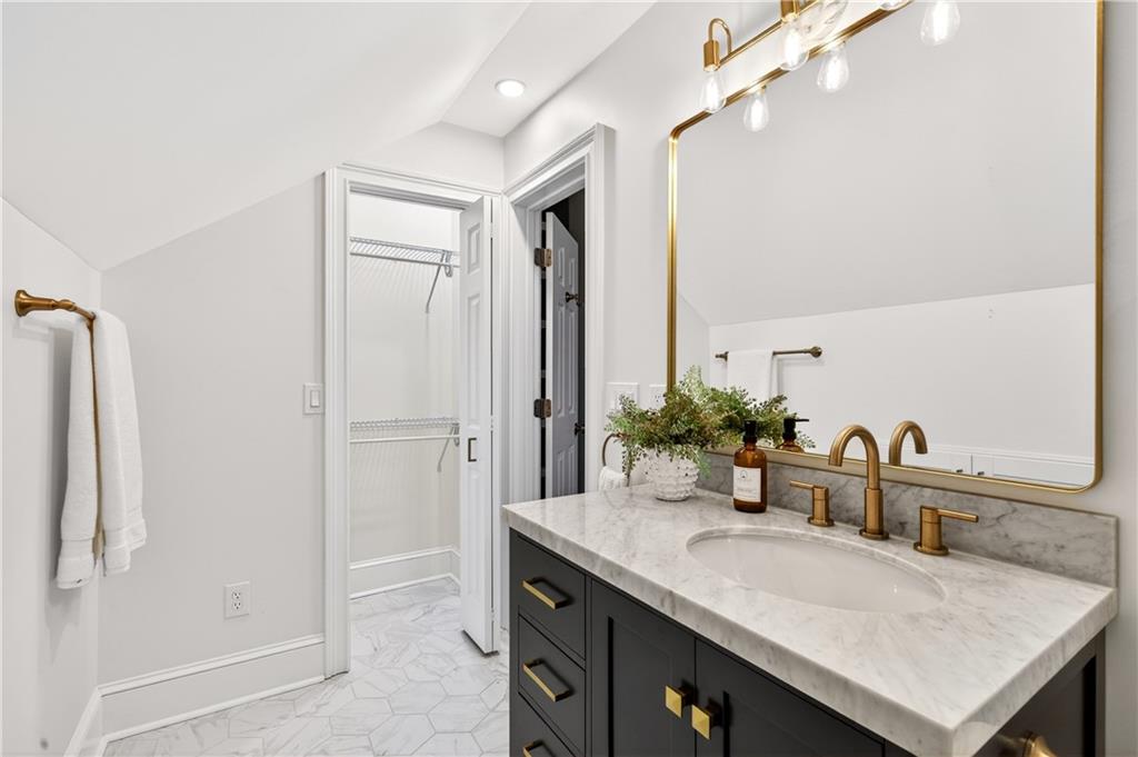 4105 Peachtree Dunwwoody Road NE