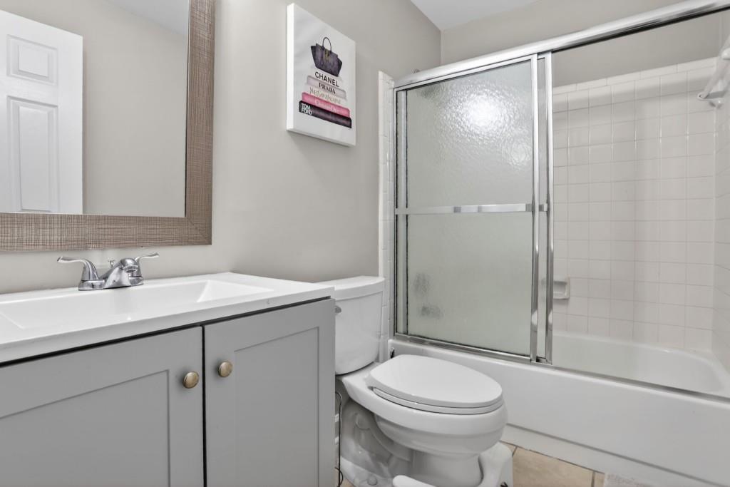 37 Middleton Court SE