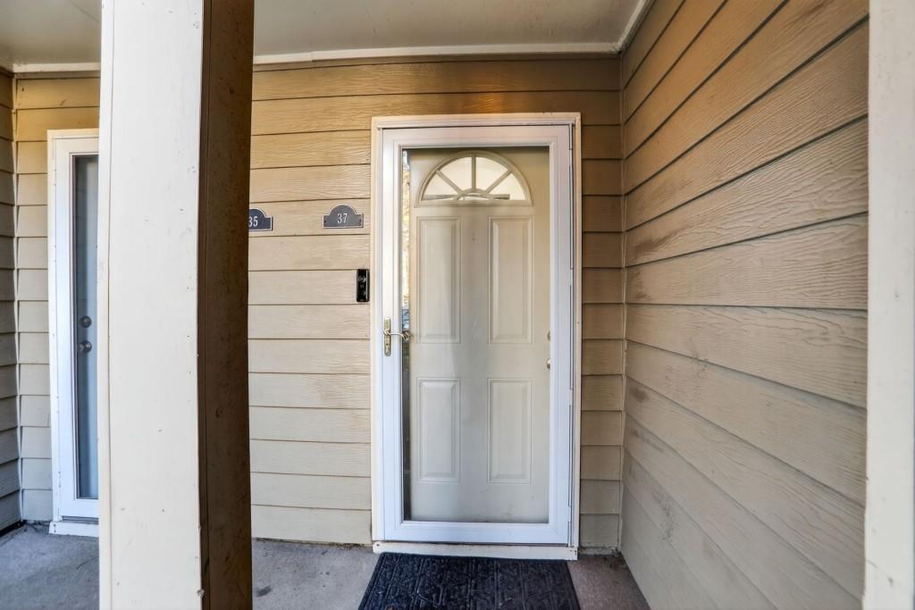 37 Middleton Court SE