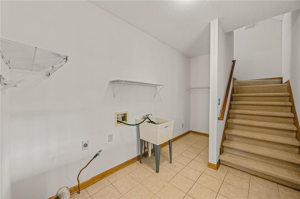 4355 Summit View