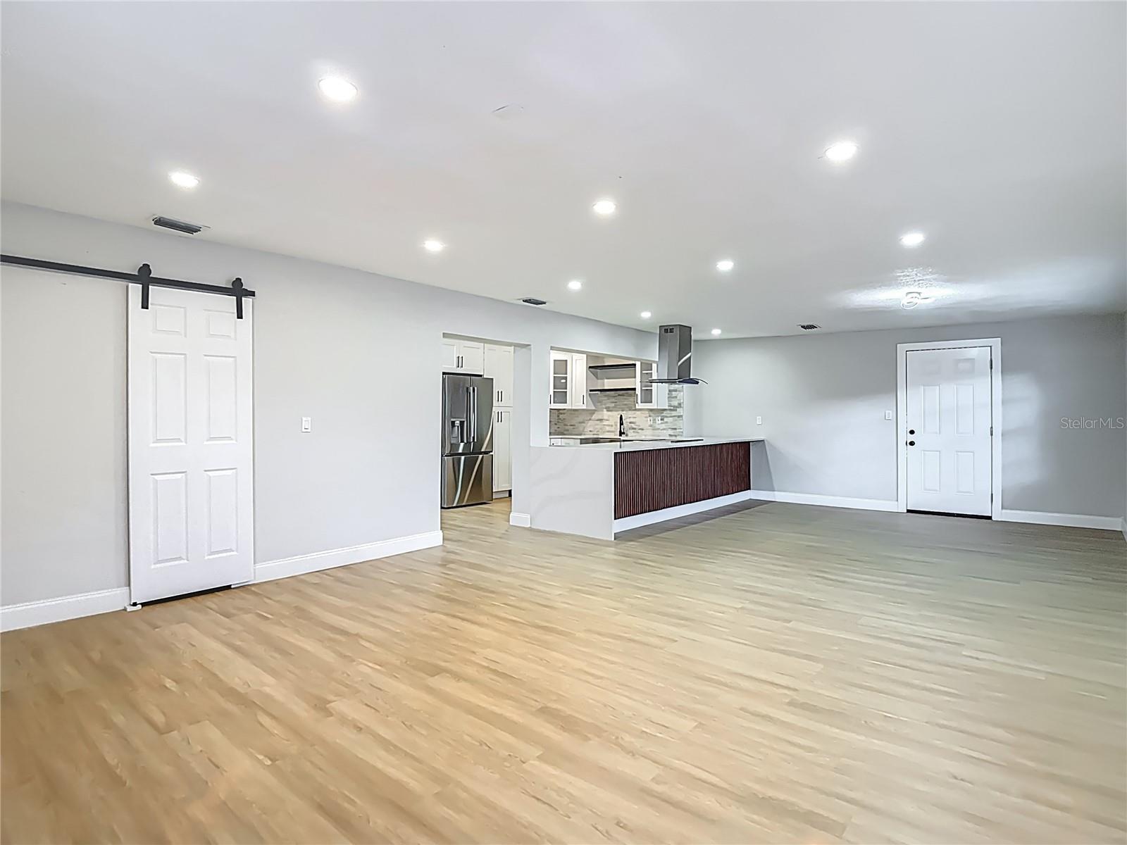 4202 W BAY VISTA AVE