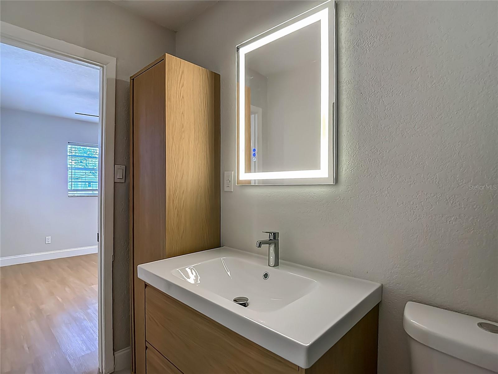 4202 W BAY VISTA AVE