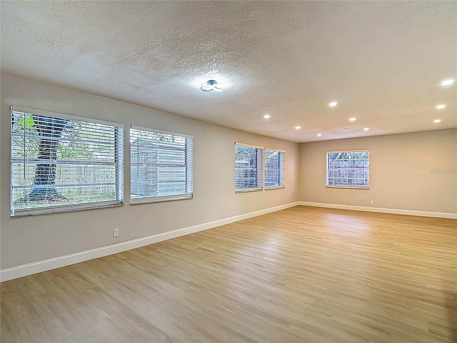 4202 W BAY VISTA AVE