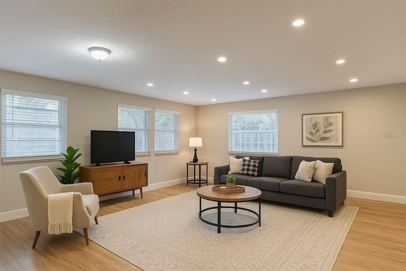 4202 W BAY VISTA AVE