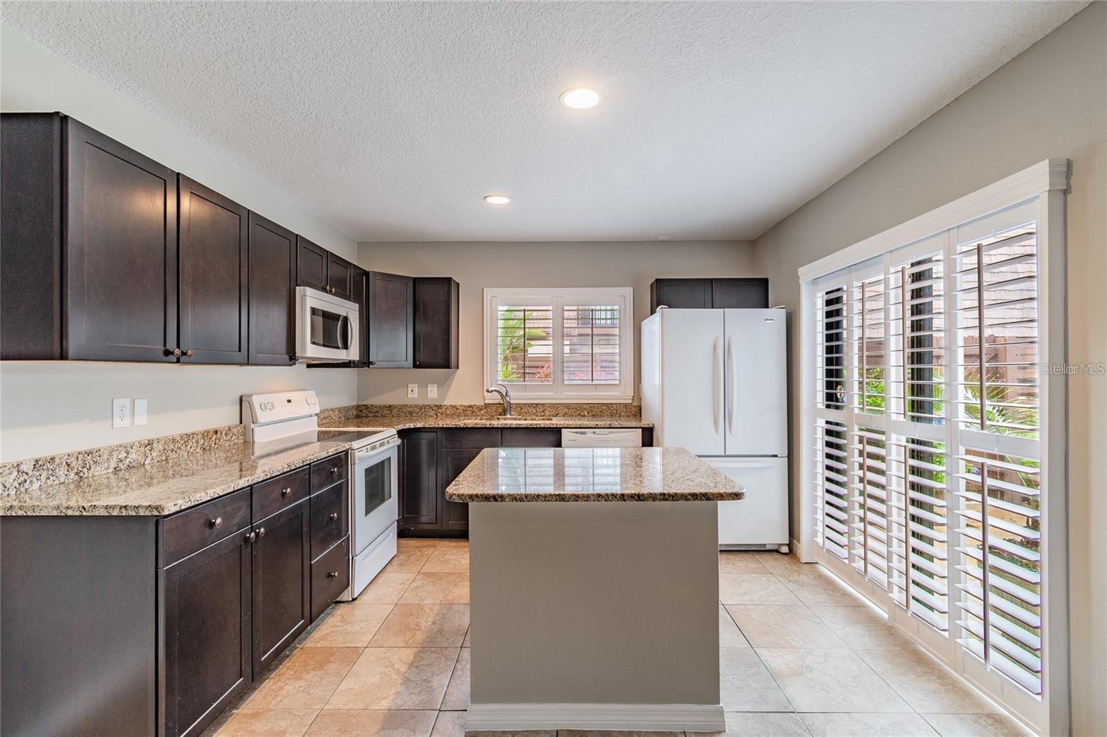 15440 E POND WOODS DR