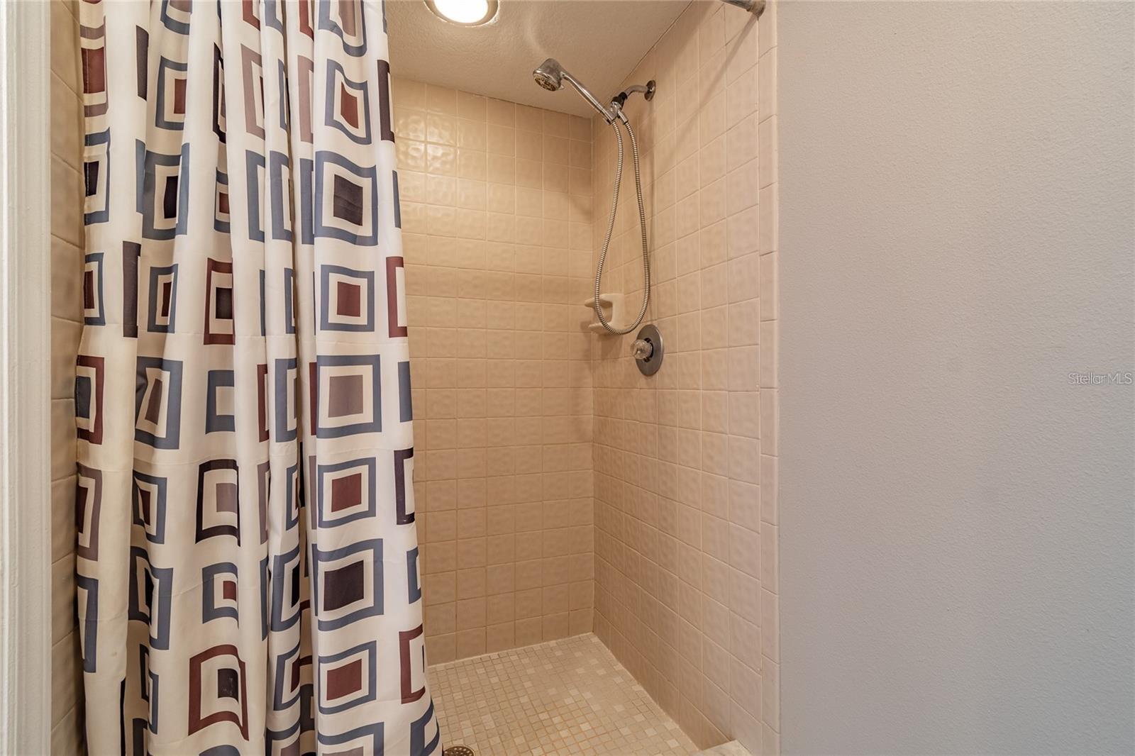 15440 E POND WOODS DR