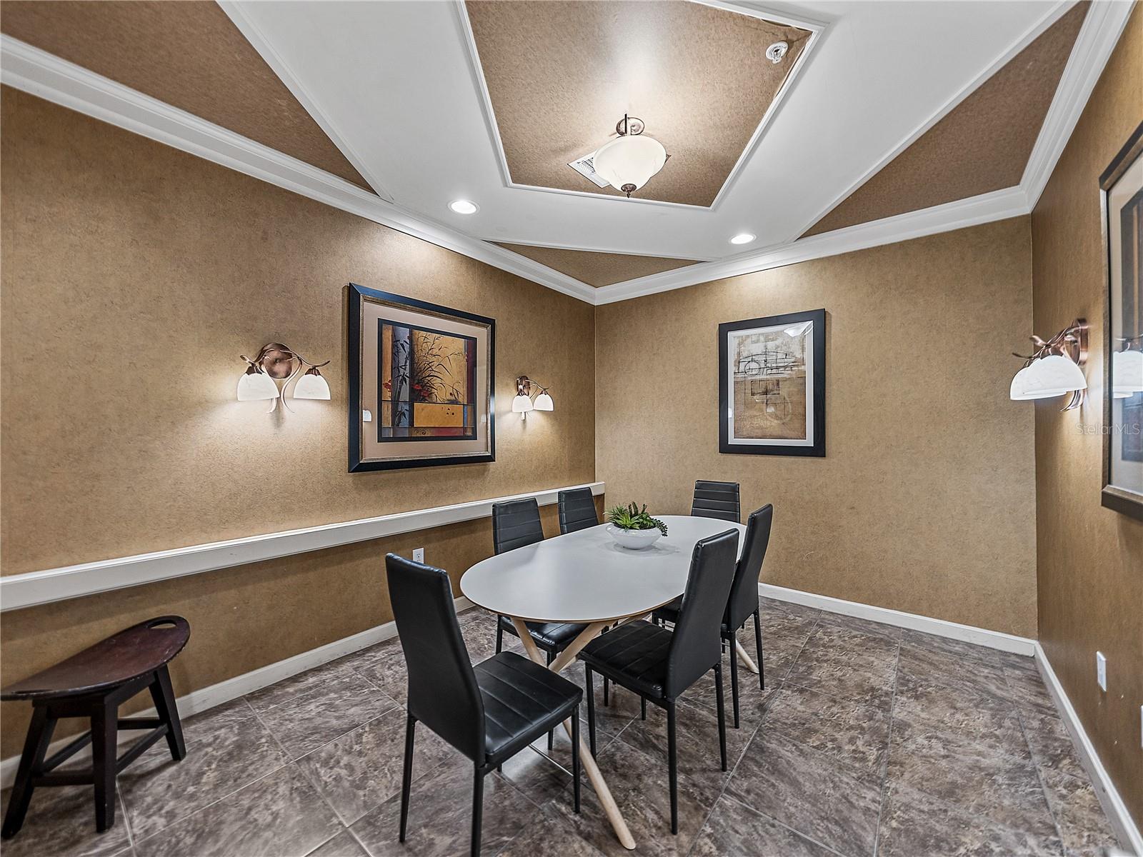 4221 W SPRUCE ST #2302