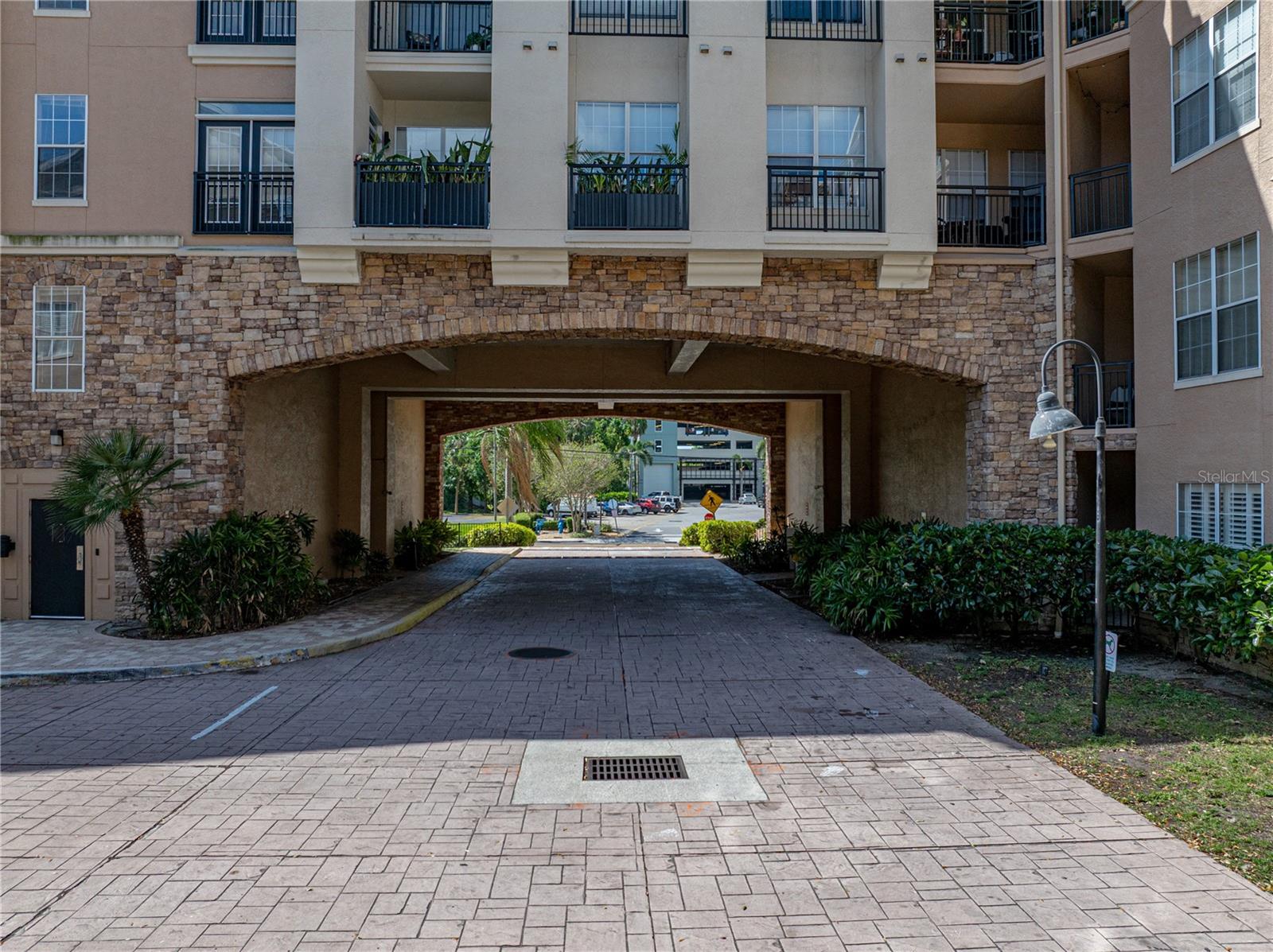 4221 W SPRUCE ST #2302