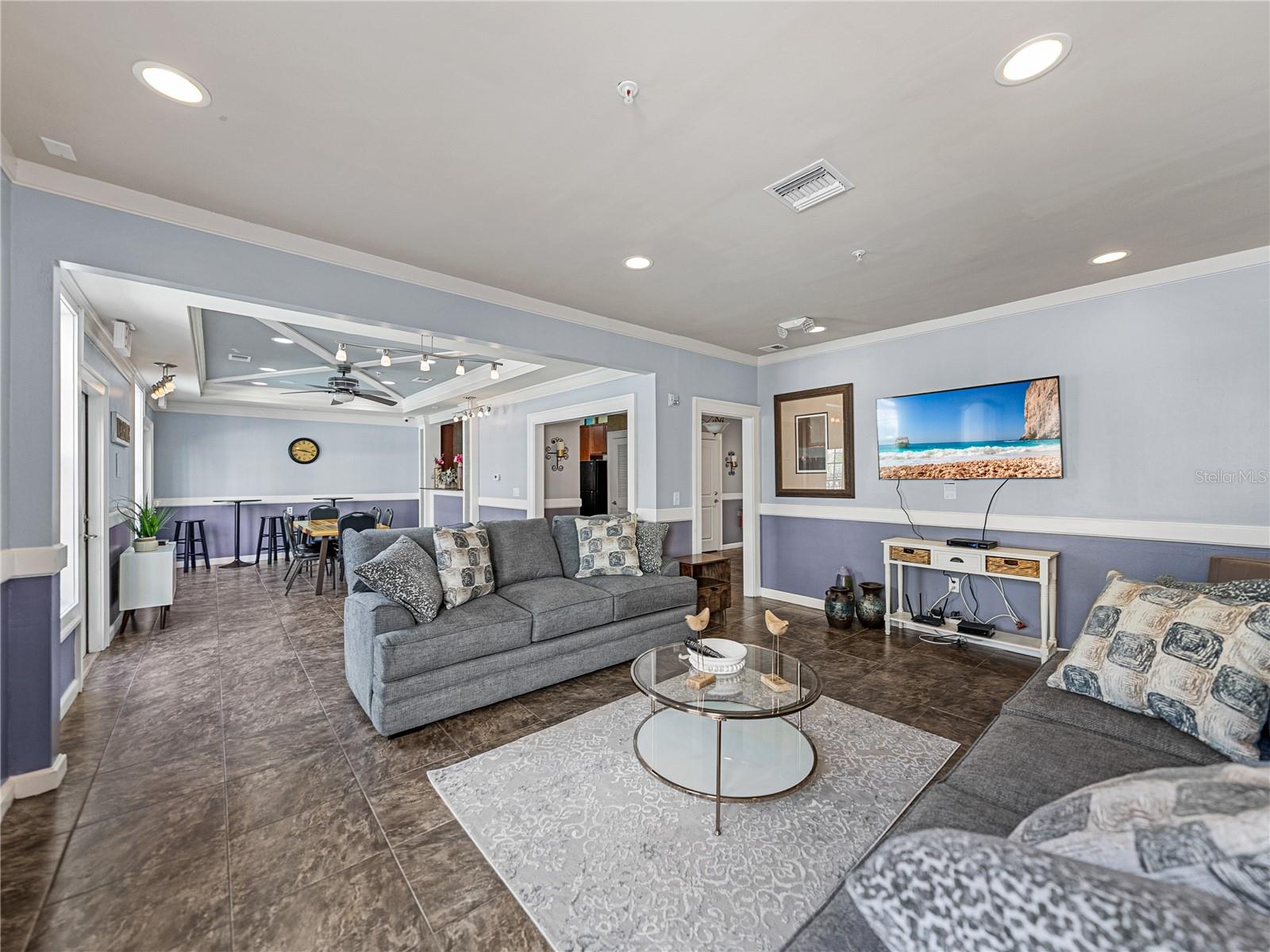 4221 W SPRUCE ST #2302