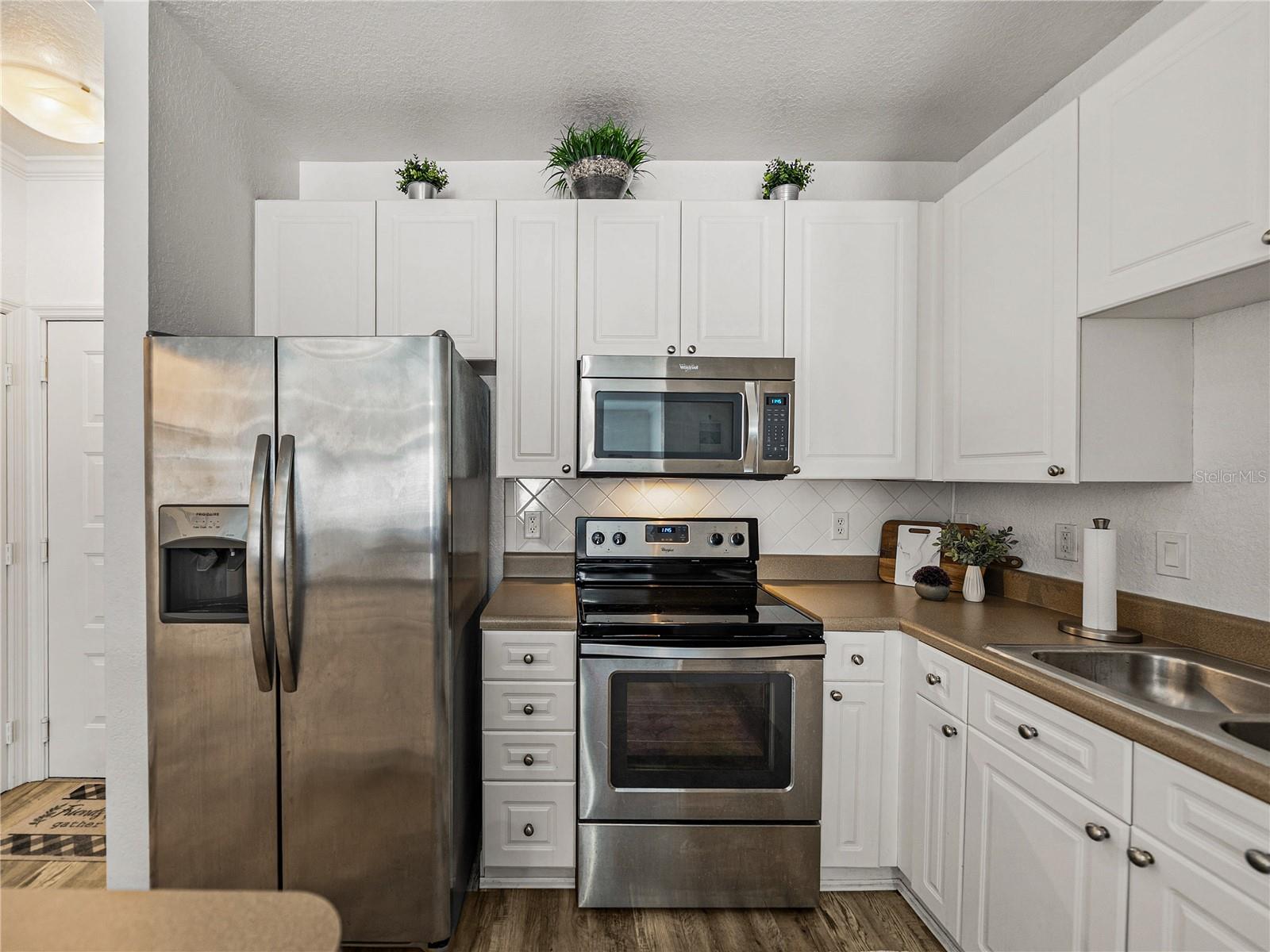 4221 W SPRUCE ST #2302