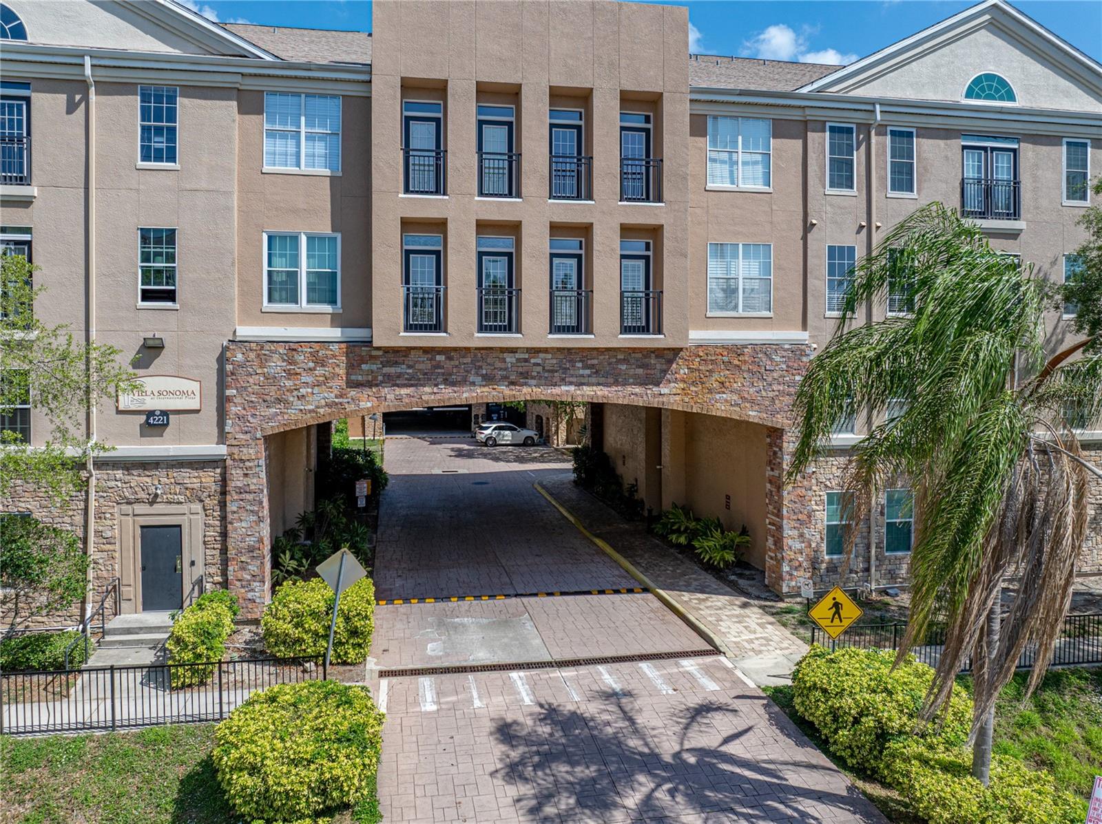 4221 W SPRUCE ST #2302