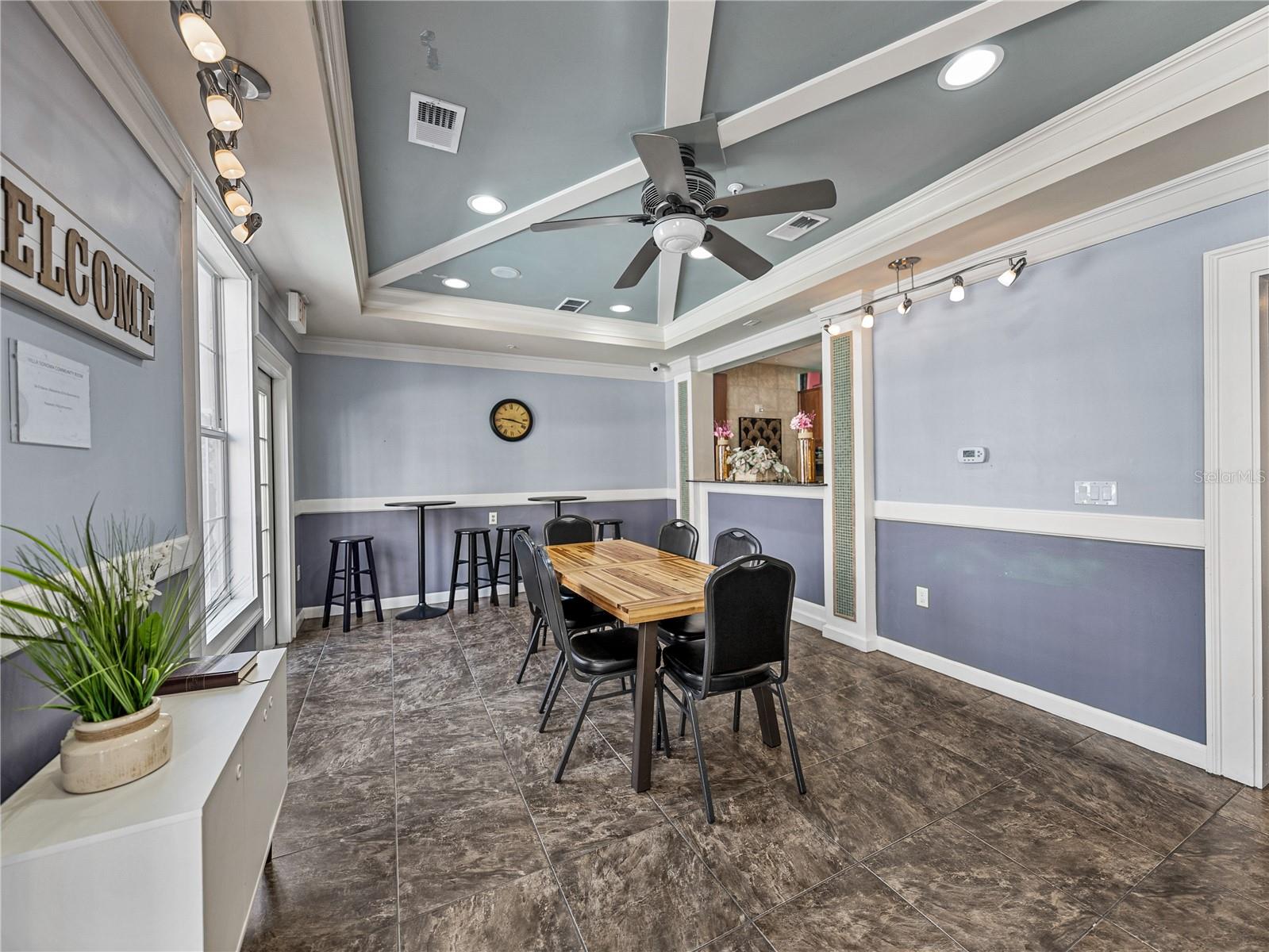 4221 W SPRUCE ST #2302