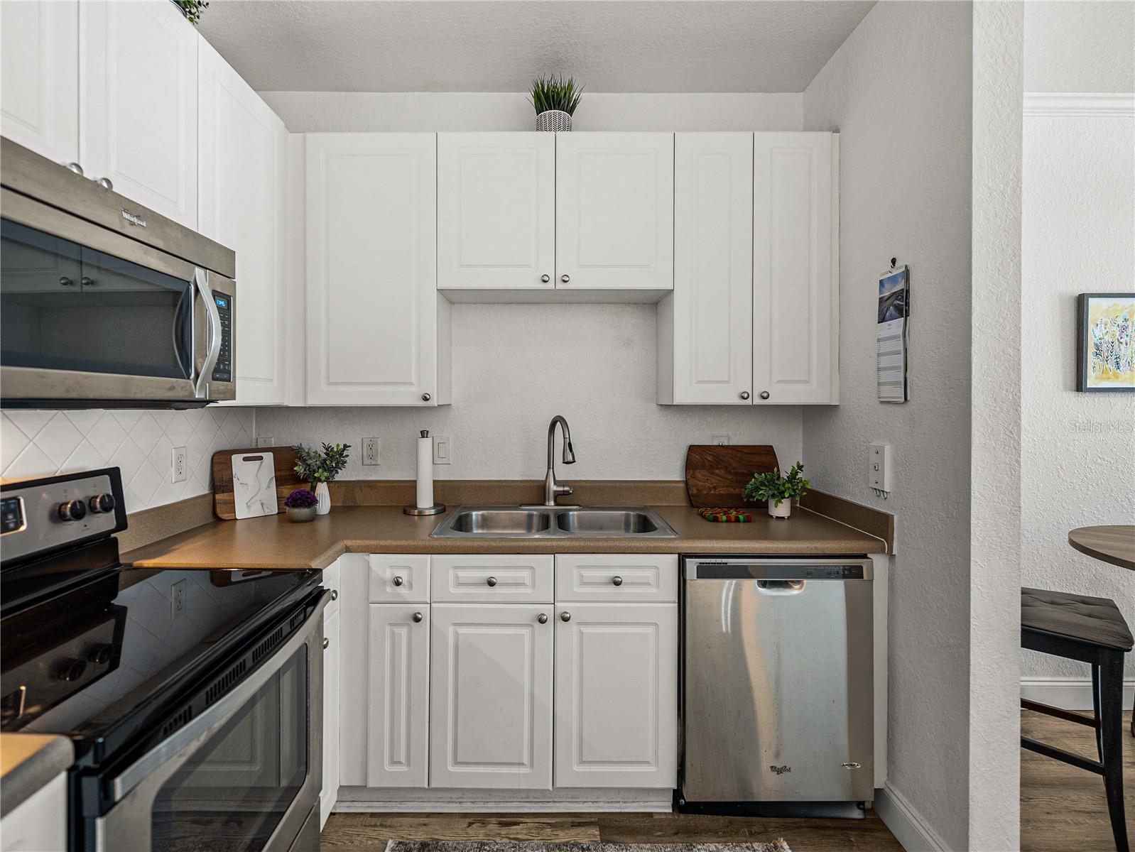 4221 W SPRUCE ST #2302