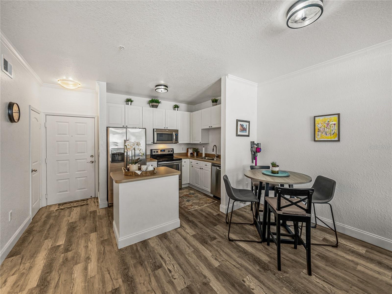 4221 W SPRUCE ST #2302