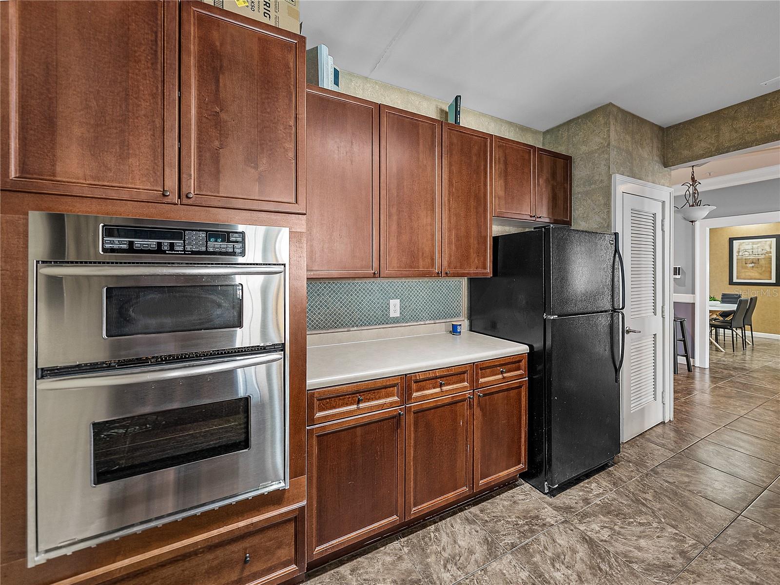 4221 W SPRUCE ST #2302