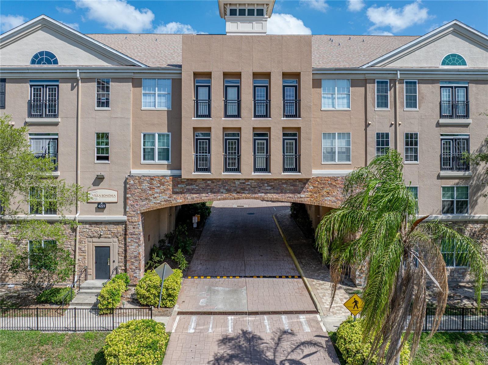 4221 W SPRUCE ST #2302