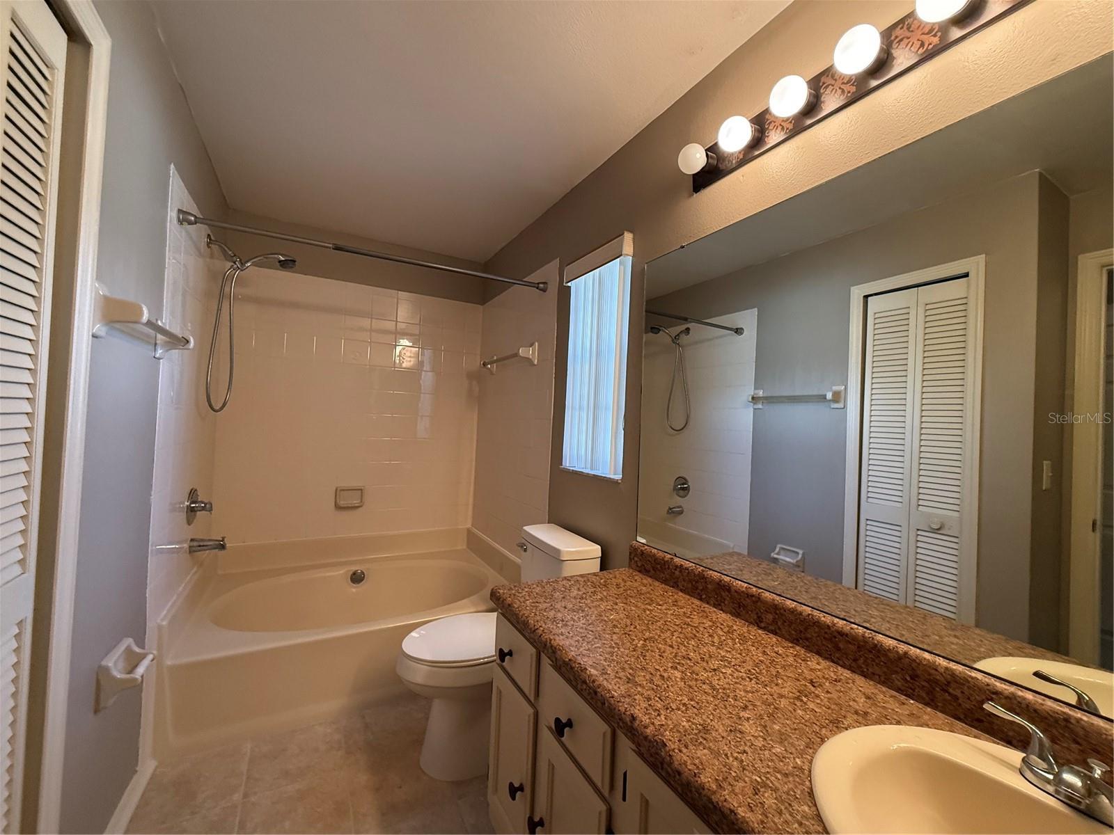 2201 FLETCHERS POINT CIR