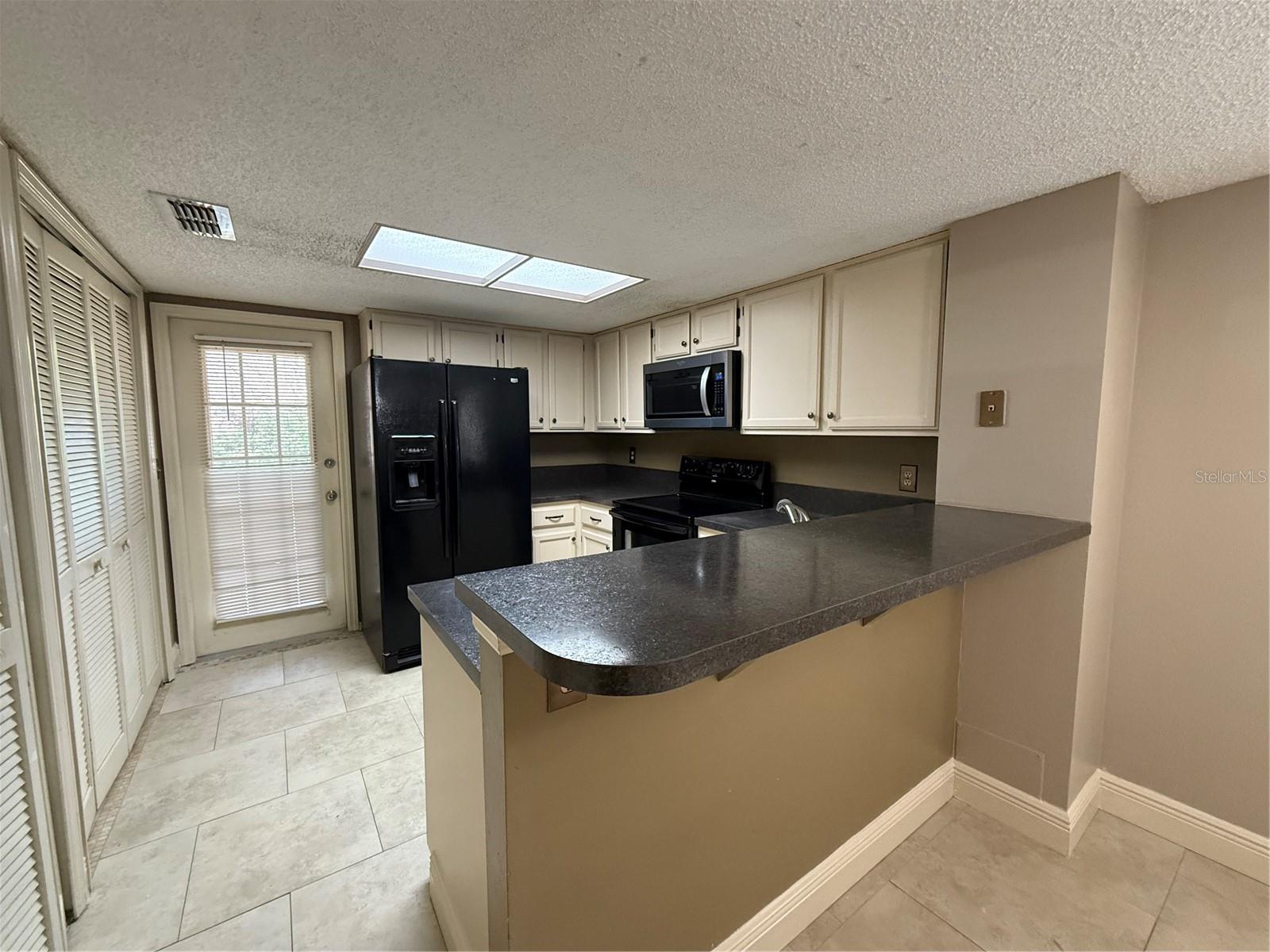 2201 FLETCHERS POINT CIR