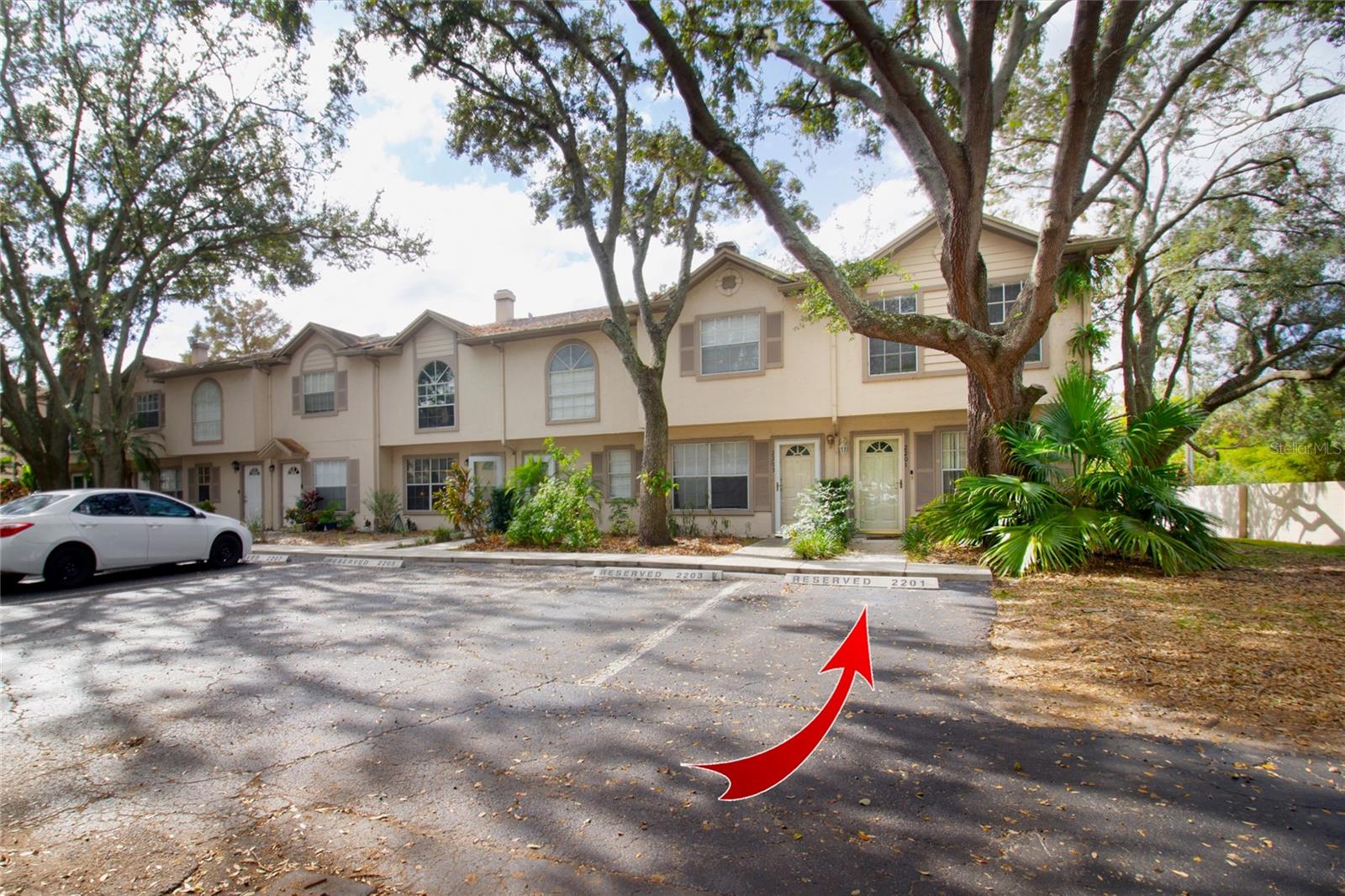 2201 FLETCHERS POINT CIR