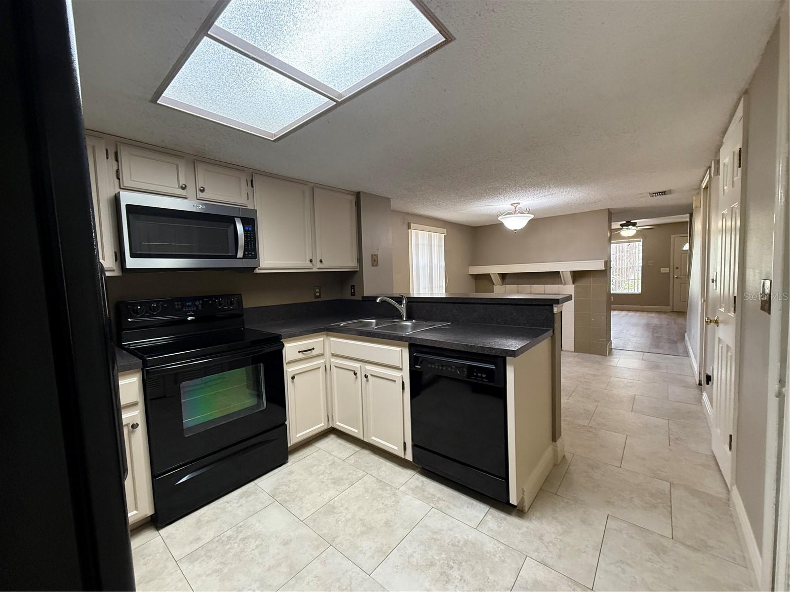 2201 FLETCHERS POINT CIR