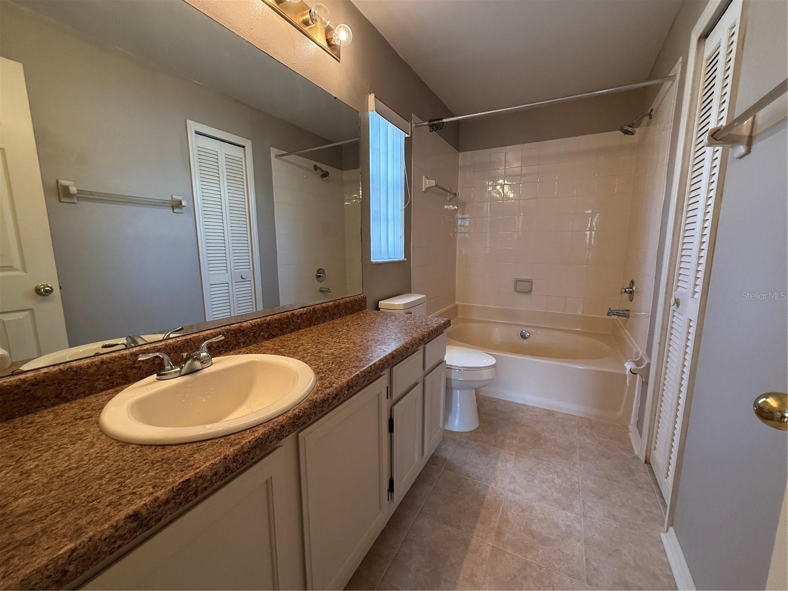 2201 FLETCHERS POINT CIR