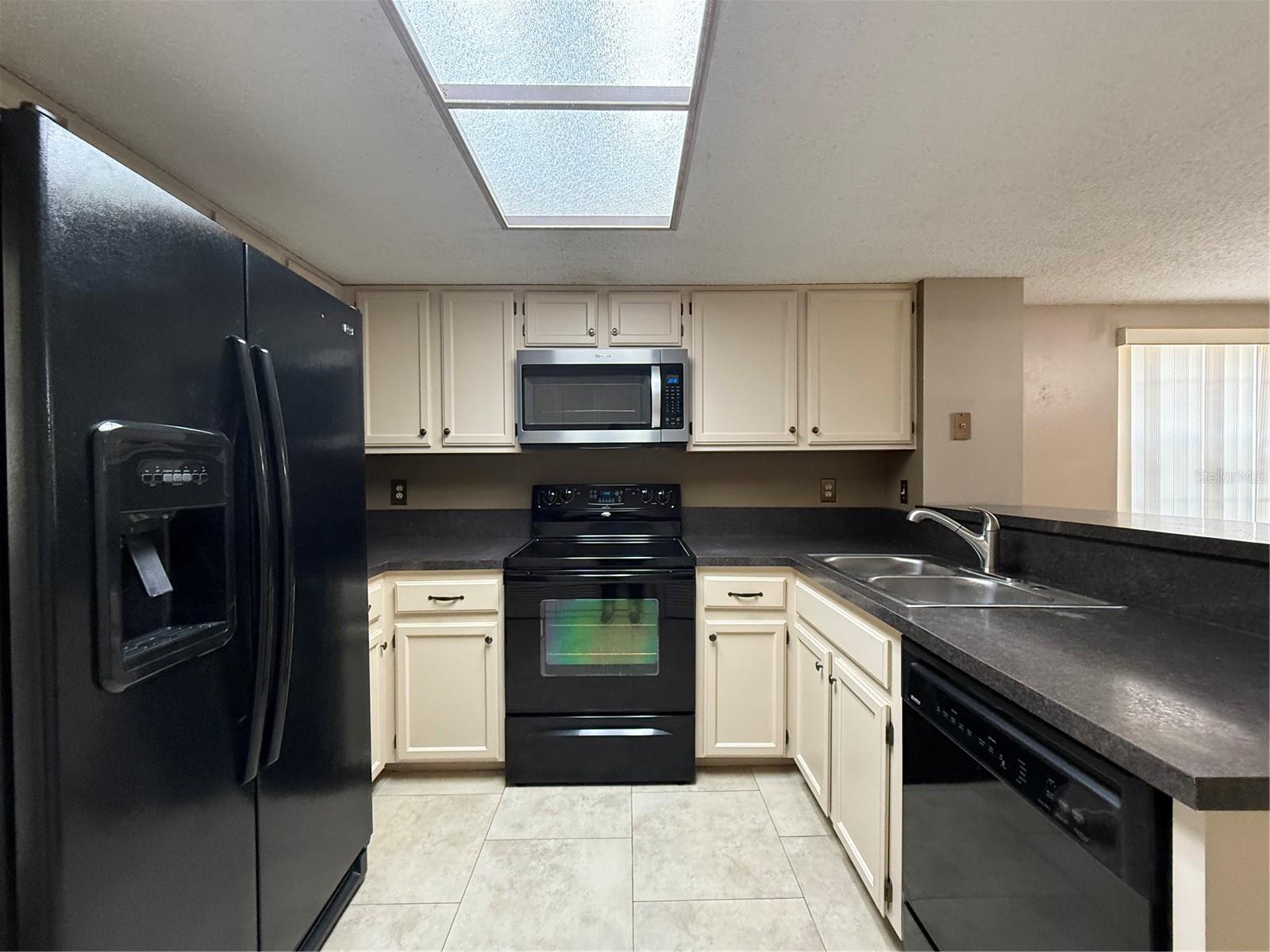 2201 FLETCHERS POINT CIR