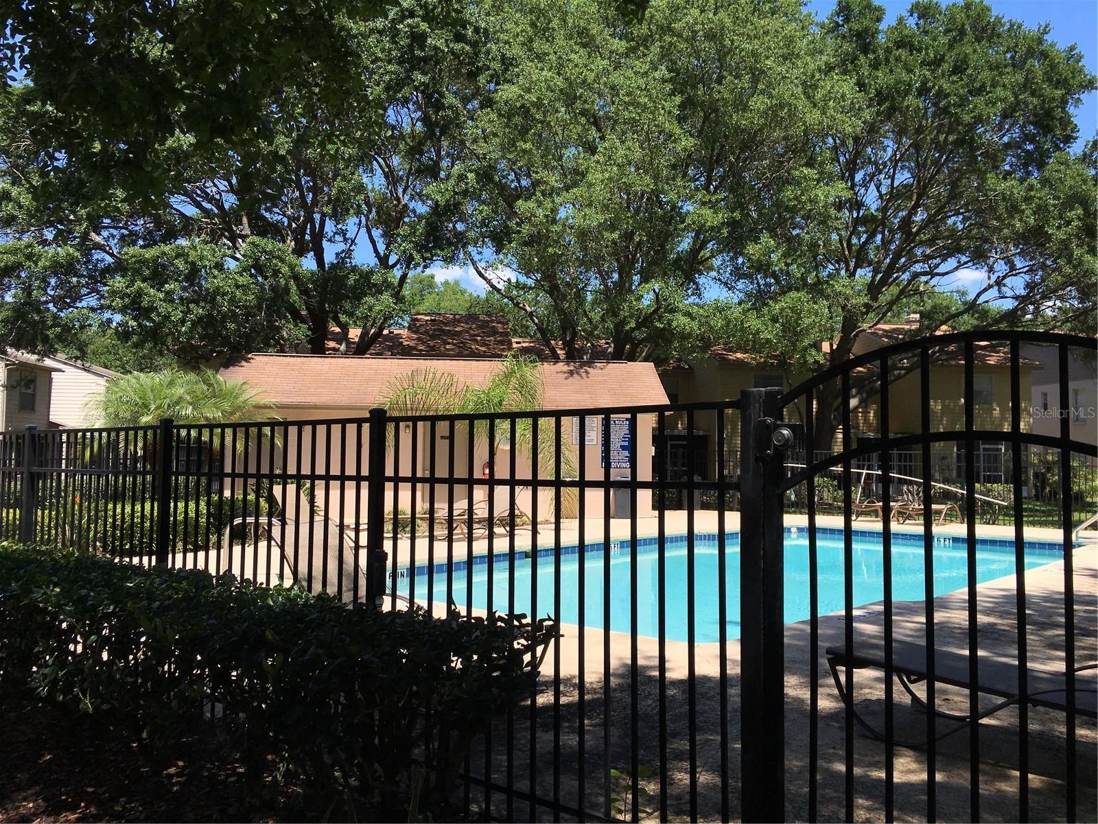 2201 FLETCHERS POINT CIR