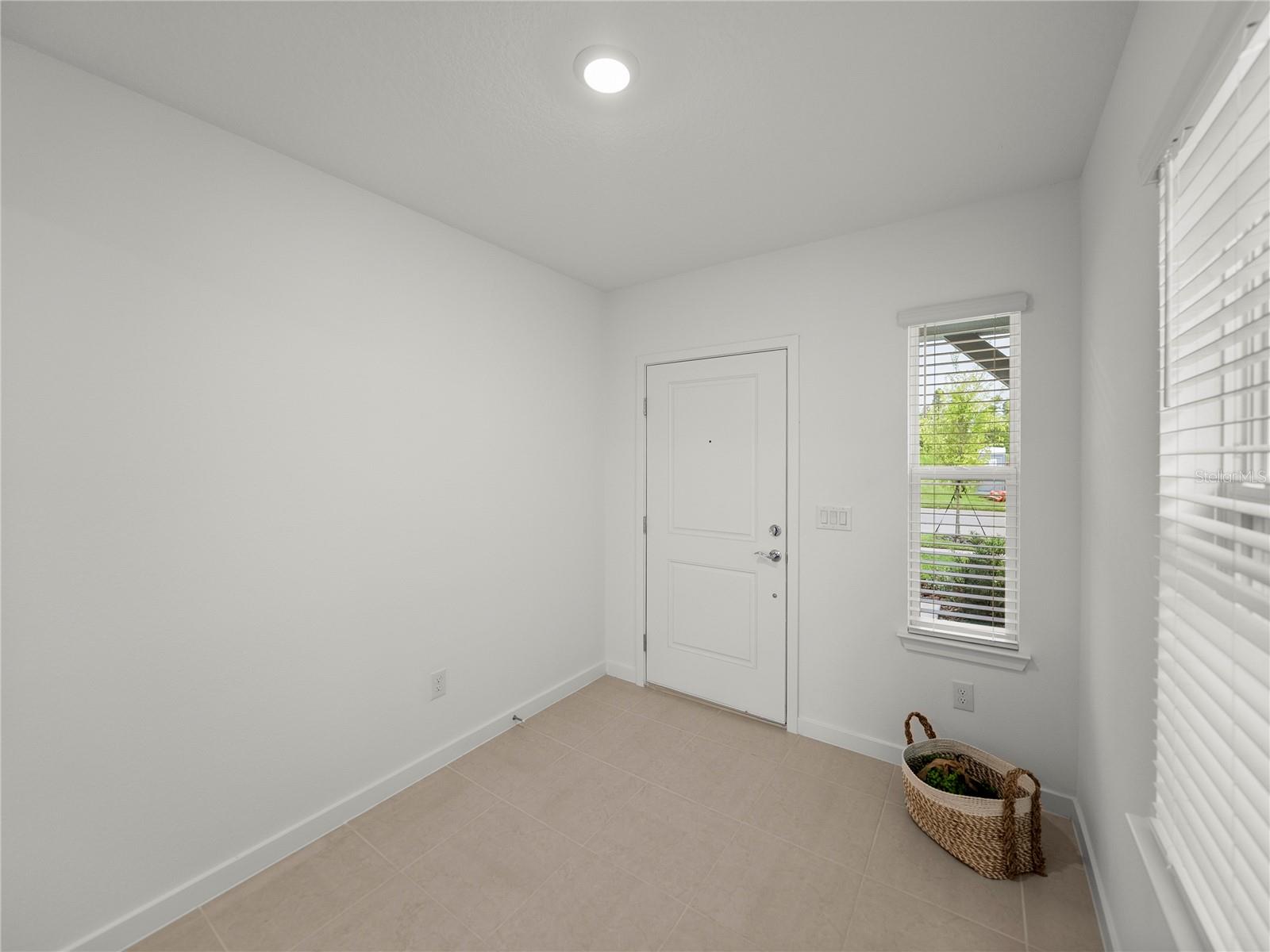 1076 KISTNA DR