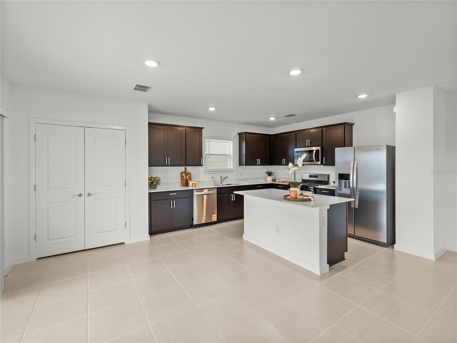 1076 KISTNA DR