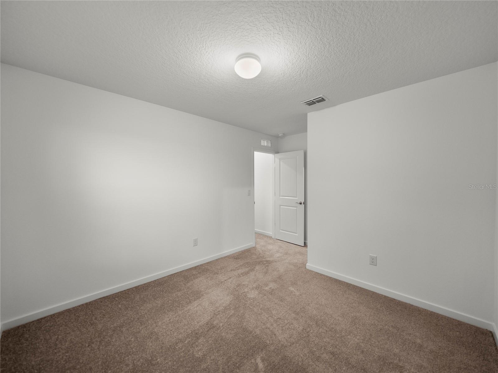 1076 KISTNA DR
