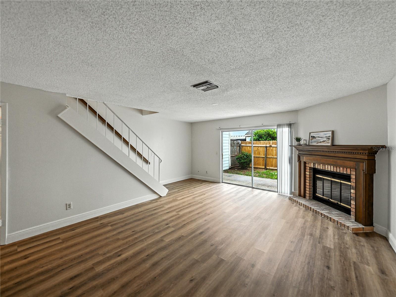 1816 MILL RUN CIR