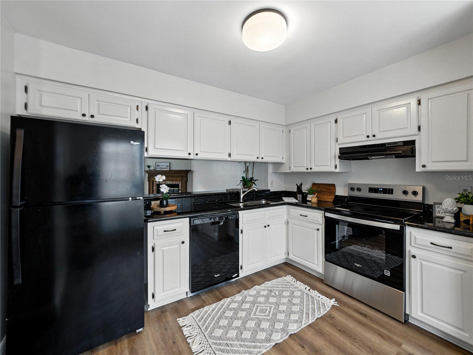 1816 MILL RUN CIR