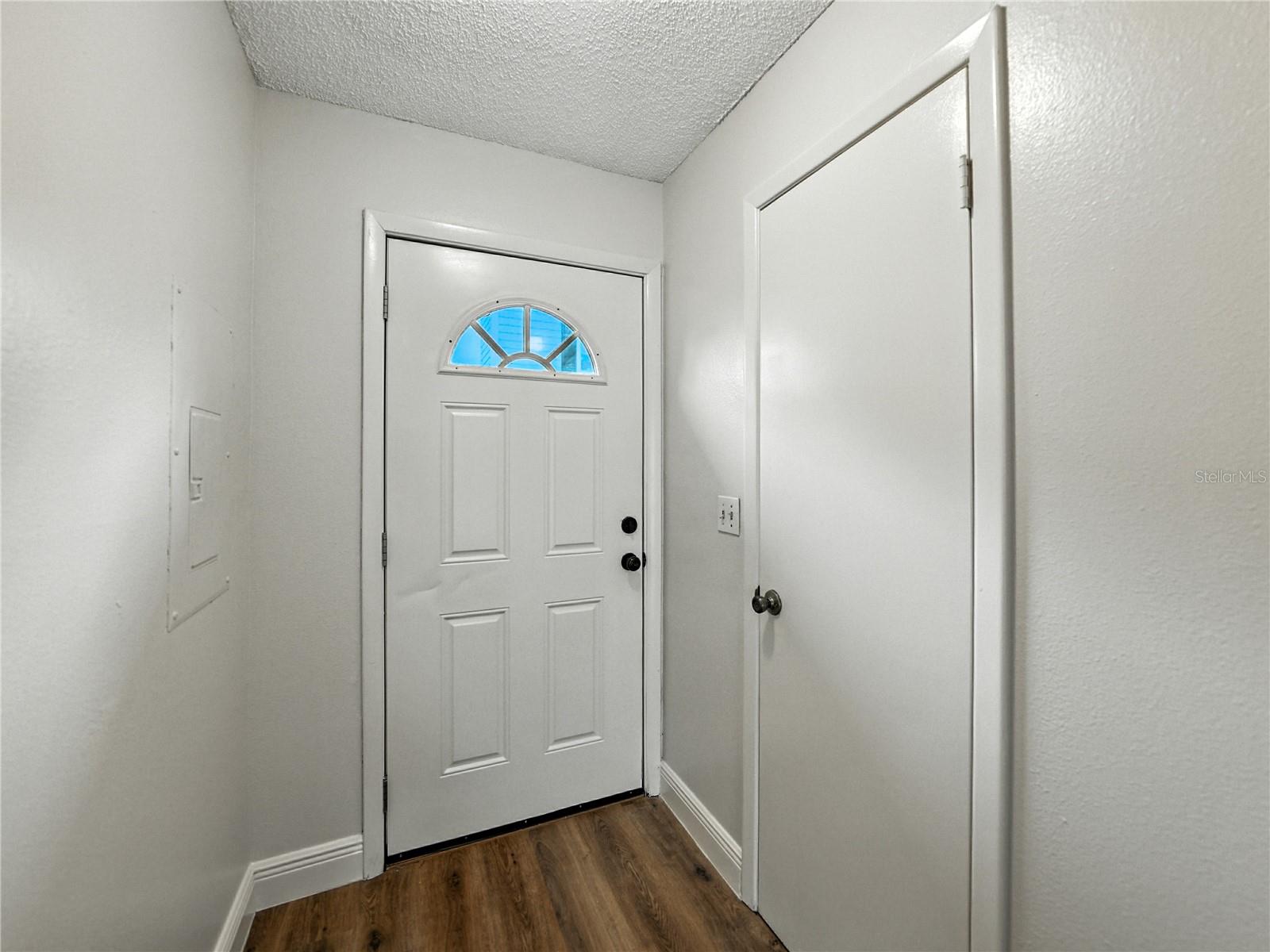 1816 MILL RUN CIR