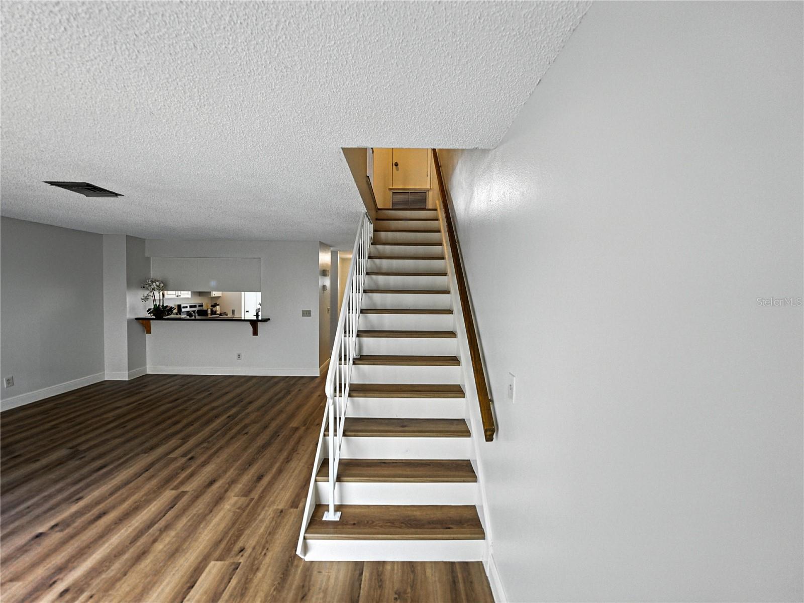 1816 MILL RUN CIR