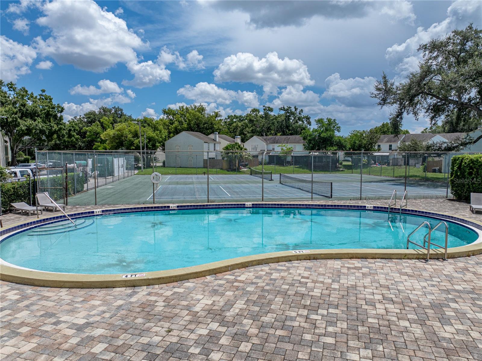 1816 MILL RUN CIR
