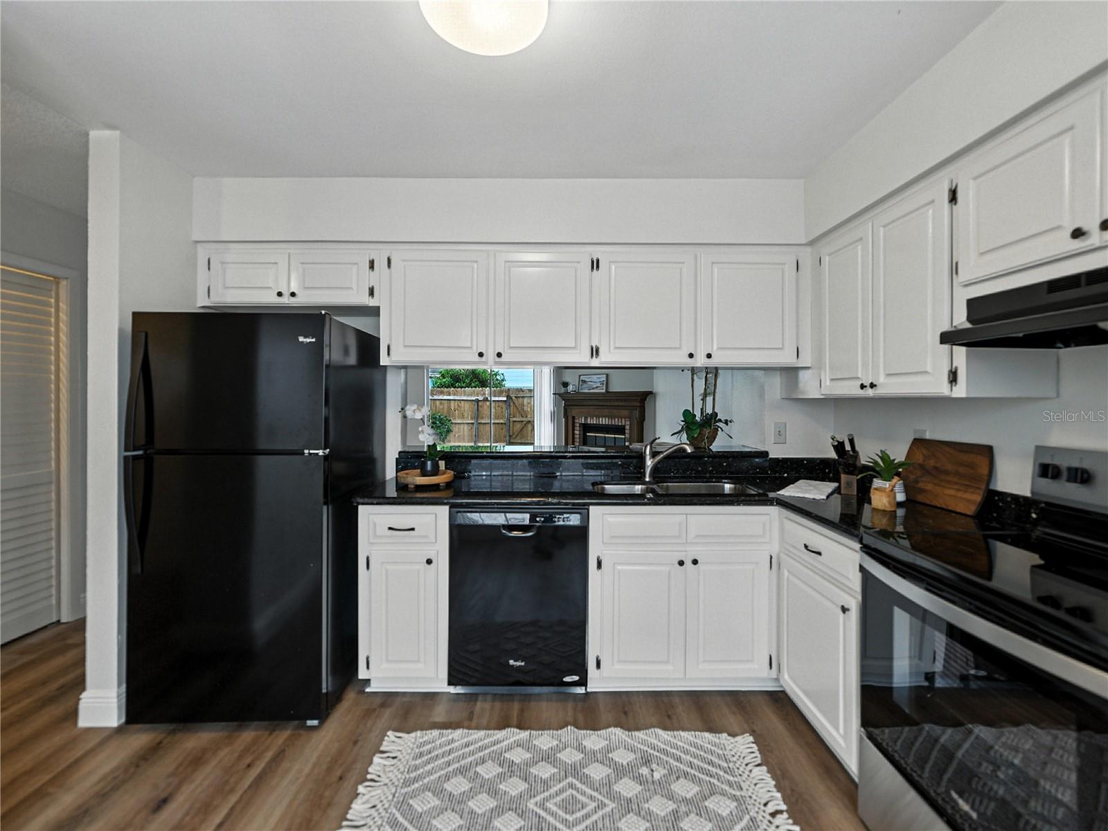 1816 MILL RUN CIR