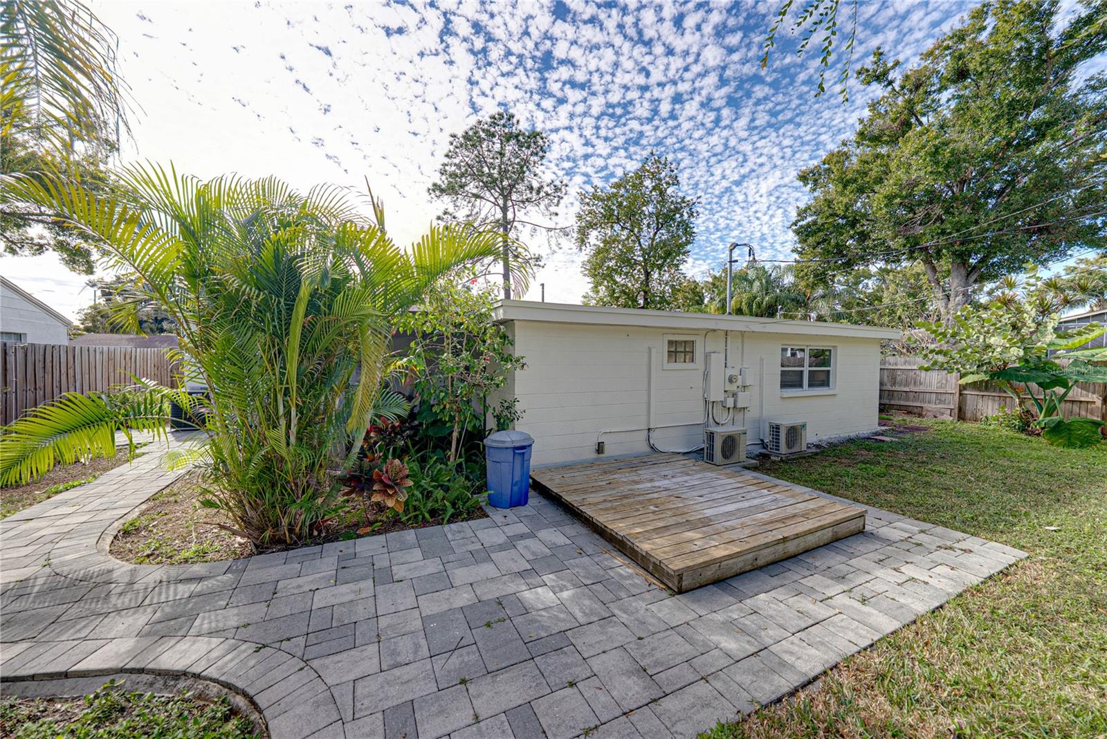 4105 W BAY VILLA AVE