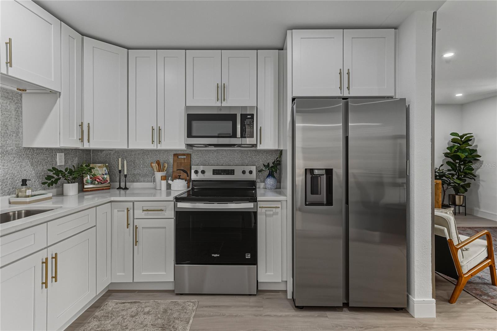 4105 W BAY VILLA AVE