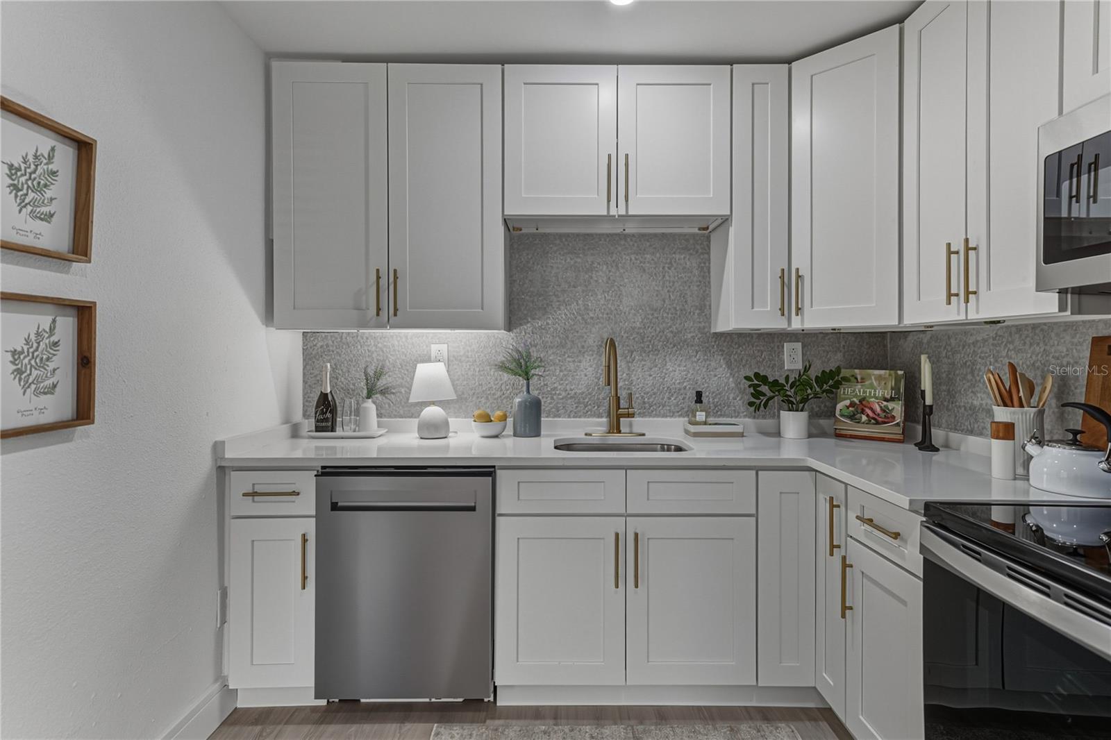 4105 W BAY VILLA AVE