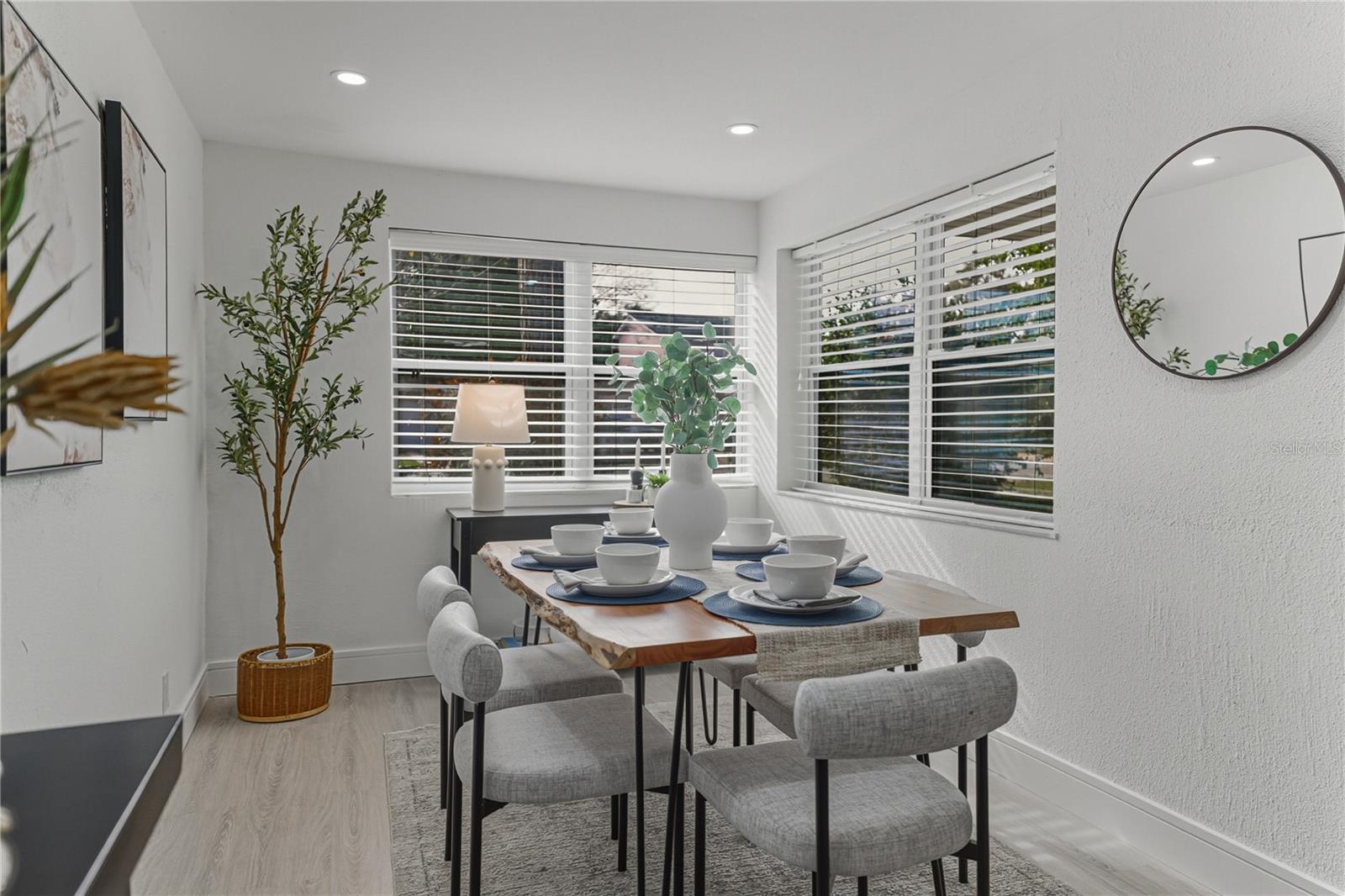 4105 W BAY VILLA AVE