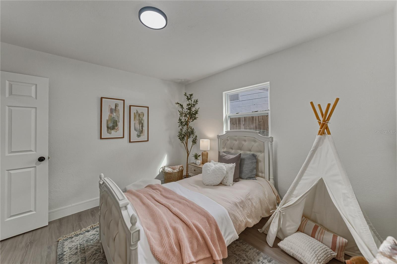 4105 W BAY VILLA AVE