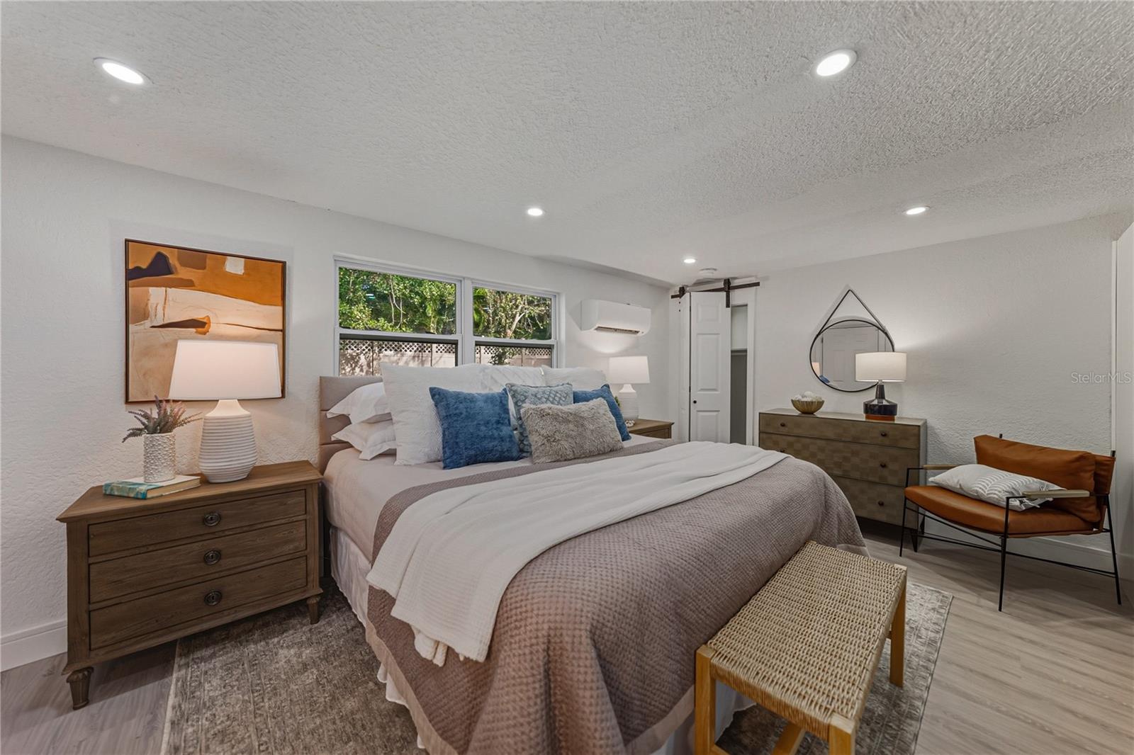 4105 W BAY VILLA AVE