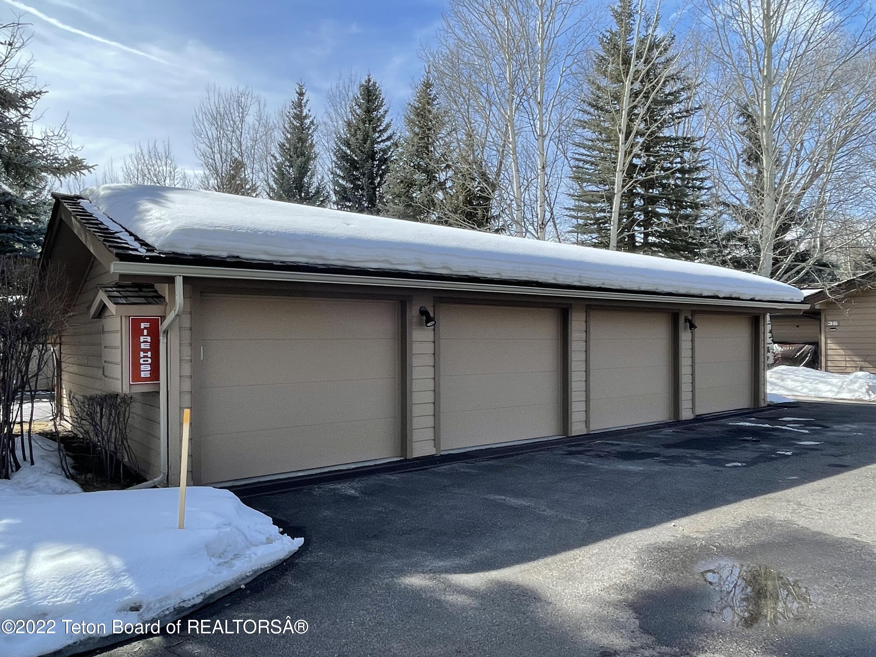 525 E GOLF CREEK LANE, 34